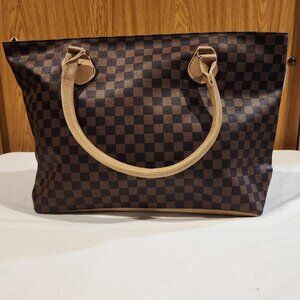 **Brown Checkered Tote Bag – Classic Everyday Carryall**